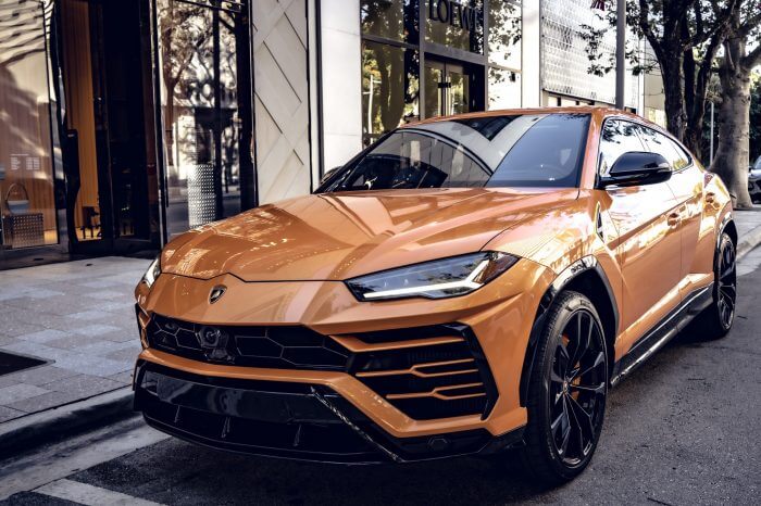Lamborghini Urus Orange