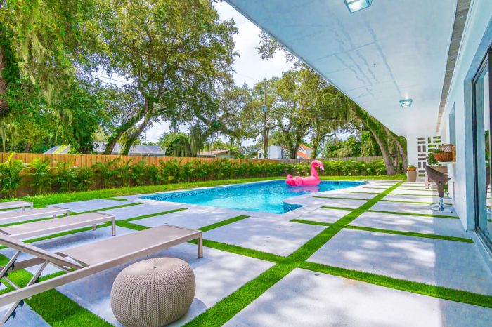 Luxury Sunny Daze Estate in the of Miami