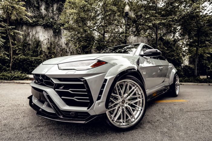 Lamborghini Urus Wide Body Silver 2022